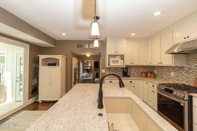 4531 Vicksburg Drive, Sylvania, OH 43560