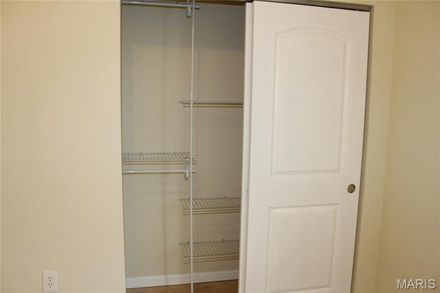 419 S FLORISSANT Road 3N, Ferguson, MO 63135