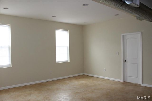 419 S FLORISSANT Road 3N, Ferguson, MO 63135