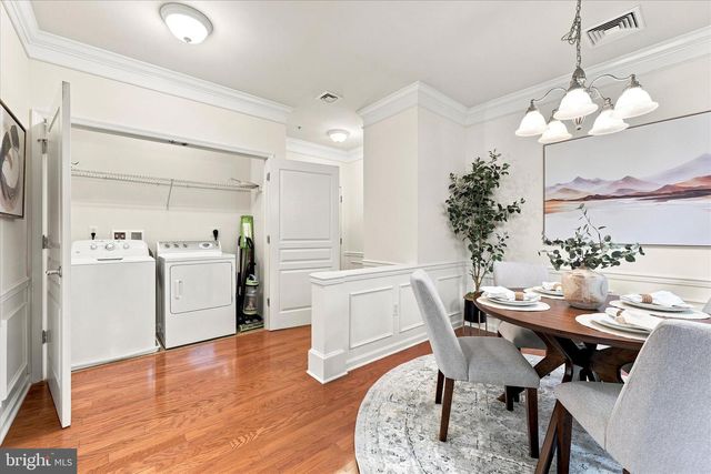 322 CREEKSIDE DR, Brookhaven, PA 19015