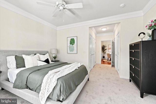322 CREEKSIDE DR, Brookhaven, PA 19015
