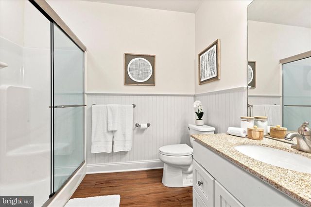 322 CREEKSIDE DR, Brookhaven, PA 19015