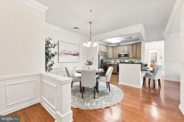 322 CREEKSIDE DR, Brookhaven, PA 19015