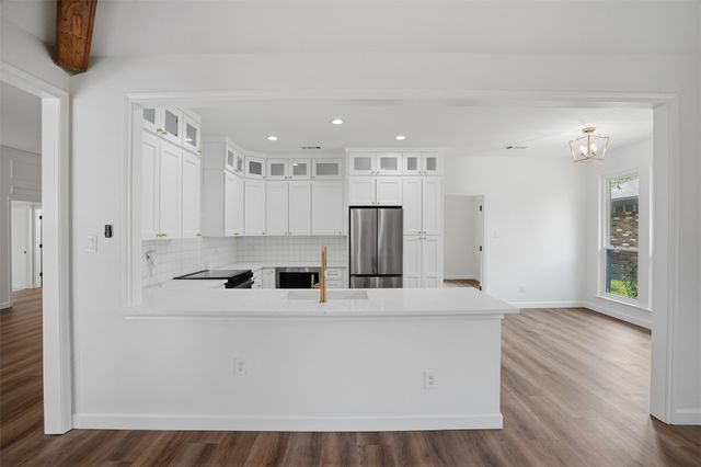 6211 Crested Butte Drive, Dallas, TX 75252