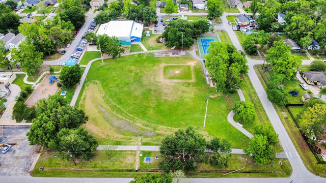 8414 Williamsdell Street, Houston, TX 77088