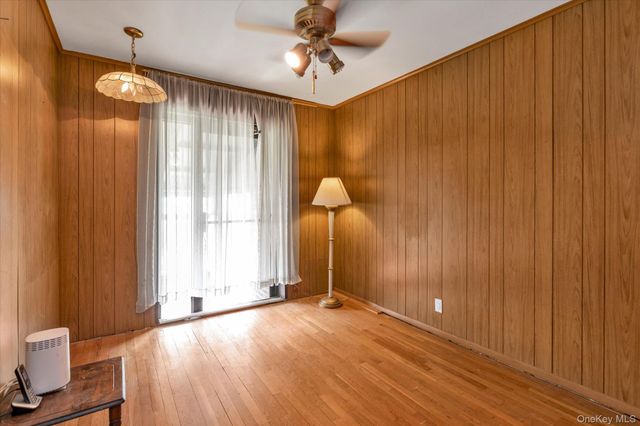 39 Caroline Avenue, Elmont, NY 11003