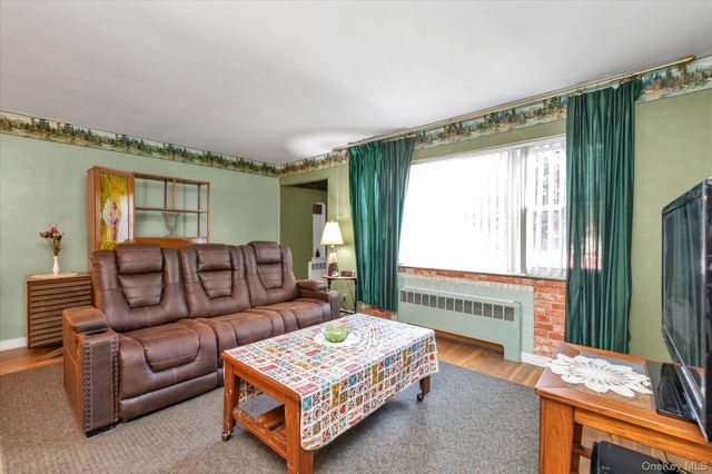 39 Caroline Avenue, Elmont, NY 11003