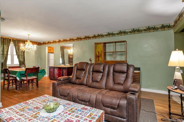 39 Caroline Avenue, Elmont, NY 11003