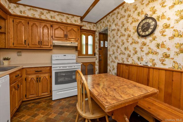 39 Caroline Avenue, Elmont, NY 11003