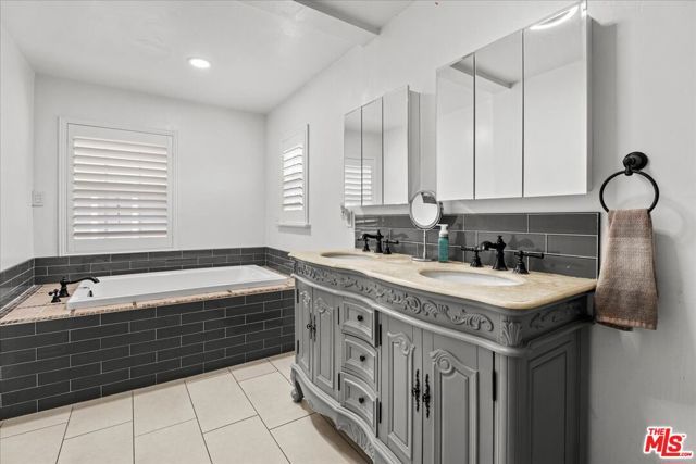 17317 Los Alimos Street, Granada Hills (los Angeles), CA 91344