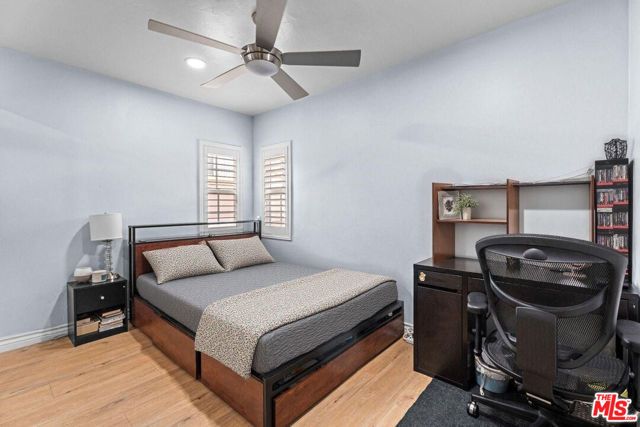 17317 Los Alimos Street, Granada Hills (los Angeles), CA 91344