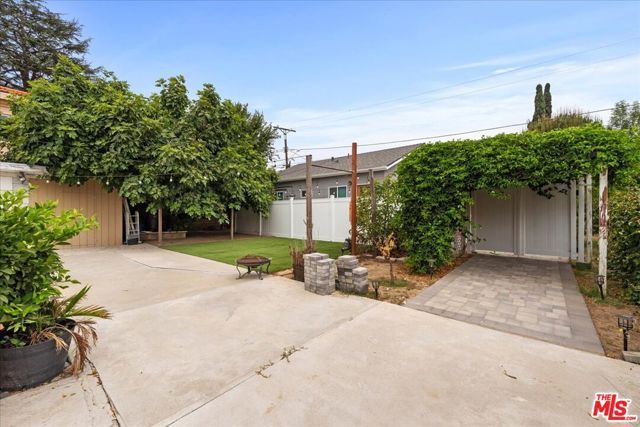 17317 Los Alimos Street, Granada Hills (los Angeles), CA 91344