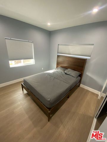 17317 Los Alimos Street, Granada Hills (los Angeles), CA 91344