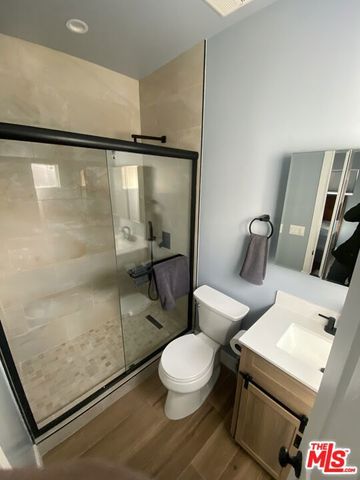 17317 Los Alimos Street, Granada Hills (los Angeles), CA 91344