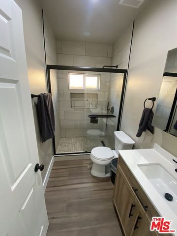 17317 Los Alimos Street, Granada Hills (los Angeles), CA 91344