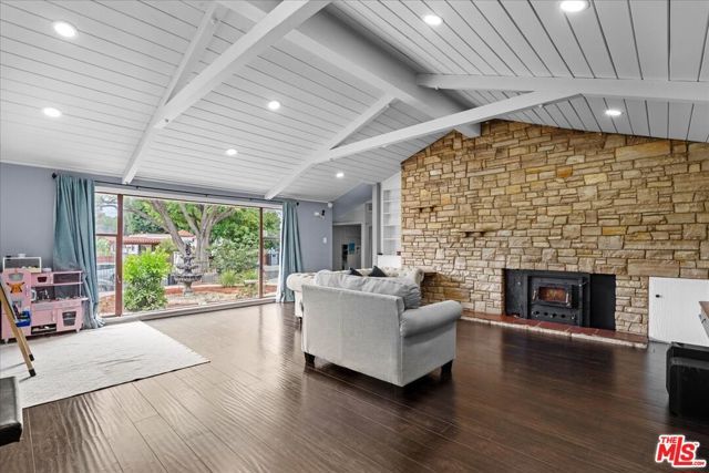 17317 Los Alimos Street, Granada Hills (los Angeles), CA 91344