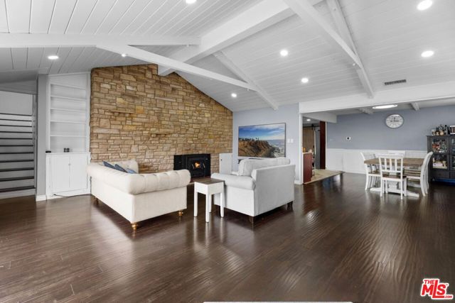 17317 Los Alimos Street, Granada Hills (los Angeles), CA 91344