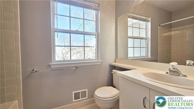 1950 Chancellor Street, Lower Saucon Twp, PA 18055