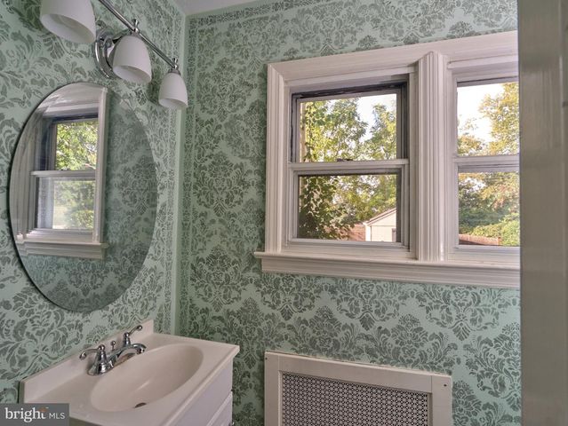 438 OLD LANCASTER RD, Haverford, PA 19041