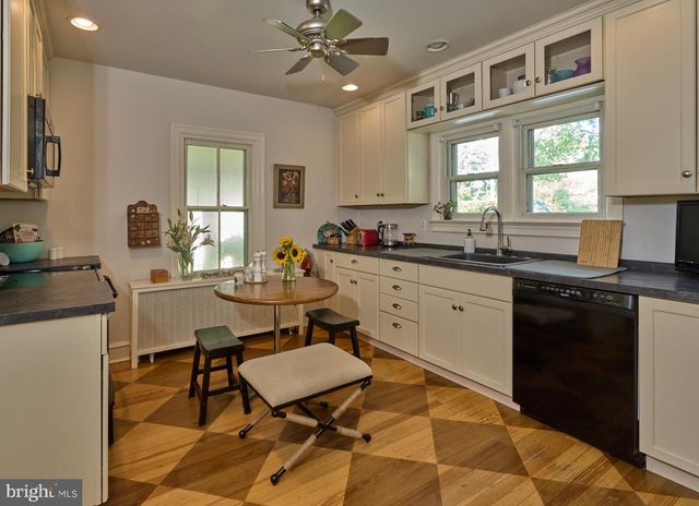 438 OLD LANCASTER RD, Haverford, PA 19041