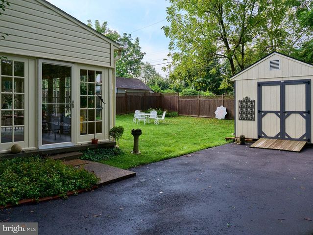 438 OLD LANCASTER RD, Haverford, PA 19041