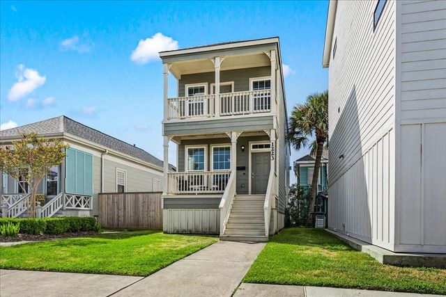 1223 Avenue M, Galveston, TX 77550