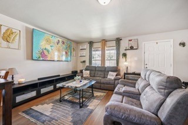 4712 Stokes Street, Dallas, TX 75216