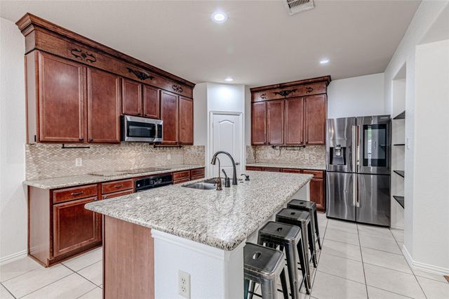 18510 N Settlers Shore Drive, Cypress, TX 77433