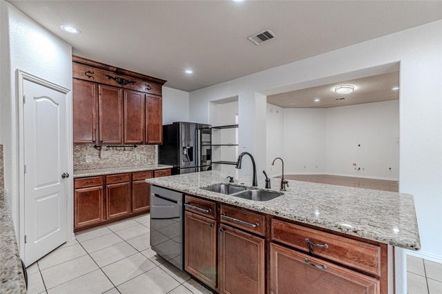 18510 N Settlers Shore Drive, Cypress, TX 77433