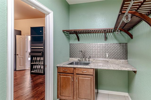 18510 N Settlers Shore Drive, Cypress, TX 77433