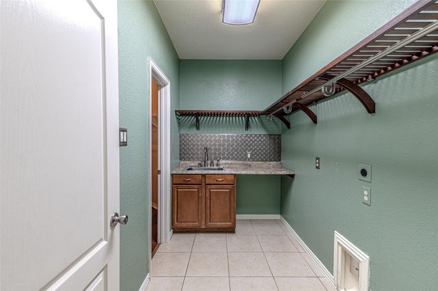 18510 N Settlers Shore Drive, Cypress, TX 77433