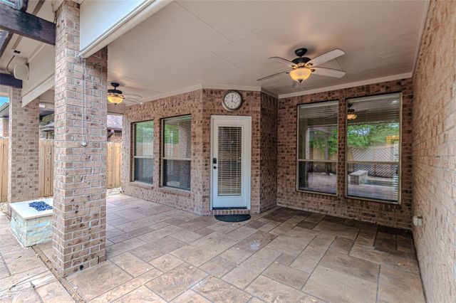 18510 N Settlers Shore Drive, Cypress, TX 77433