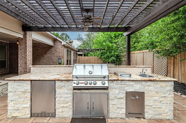 18510 N Settlers Shore Drive, Cypress, TX 77433