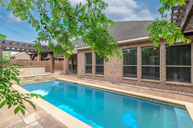 18510 N Settlers Shore Drive, Cypress, TX 77433