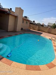 1711 N 33RD Place, Phoenix, AZ 85008