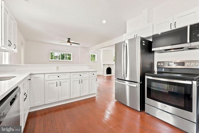 489 GRAND AVE, Ewing, NJ 08628