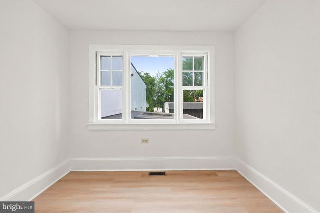 489 GRAND AVE, Ewing, NJ 08628