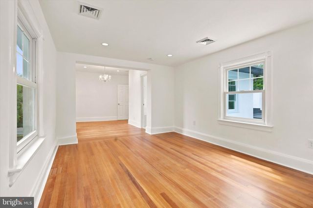 489 GRAND AVE, Ewing, NJ 08628