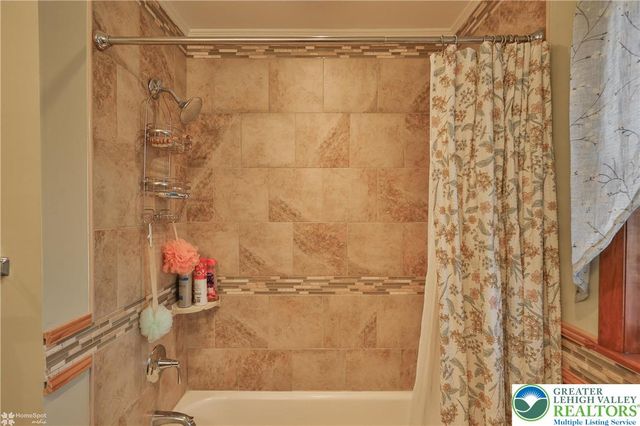 969 Bridge Court, Catasauqua Boro, PA 18032