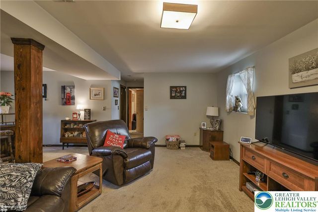 969 Bridge Court, Catasauqua Boro, PA 18032