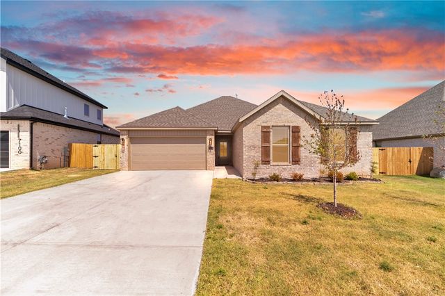 7014 SW Orange Avenue, Bentonville, AR 72713