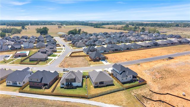 7014 SW Orange Avenue, Bentonville, AR 72713