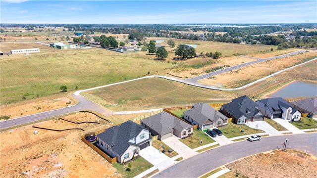 7014 SW Orange Avenue, Bentonville, AR 72713