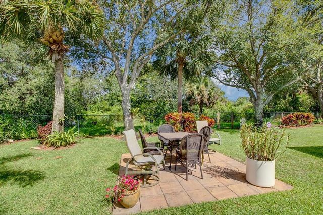 3690 Old Lighthouse Circle, Wellington, FL 33414