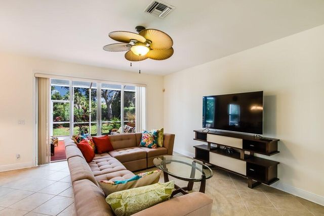 3690 Old Lighthouse Circle, Wellington, FL 33414