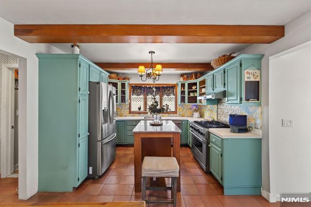 70 Overlook Avenue, Ridgefield Park, NJ 07660