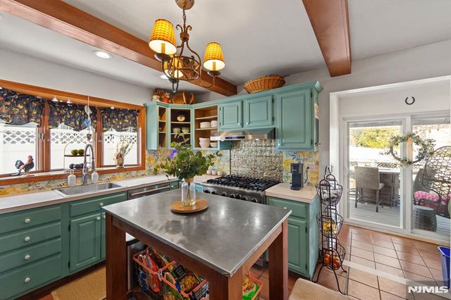 70 Overlook Avenue, Ridgefield Park, NJ 07660