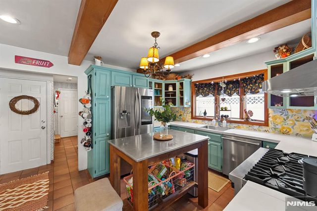 70 Overlook Avenue, Ridgefield Park, NJ 07660