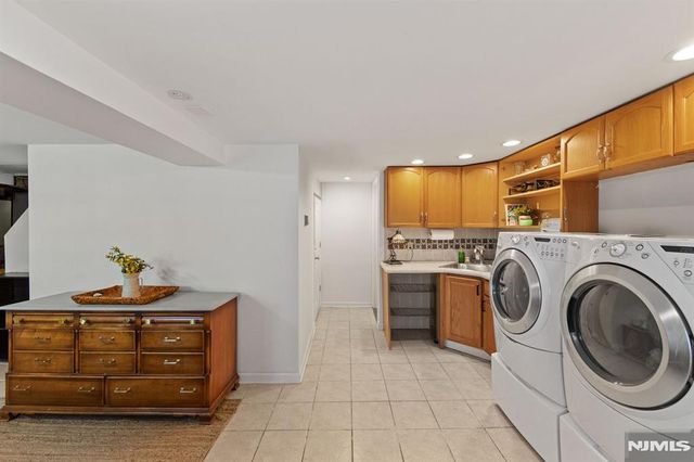 70 Overlook Avenue, Ridgefield Park, NJ 07660