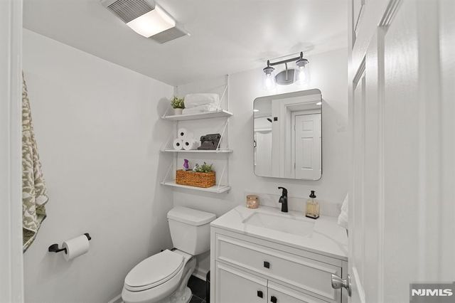 70 Overlook Avenue, Ridgefield Park, NJ 07660